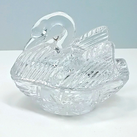 Vintage crystal swan trinket dish. No flaws. - Picture 1 of 6